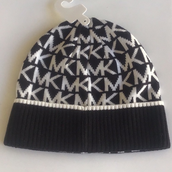 Michael Kors MK logo black white contrast beanie - Picture 4 of 15